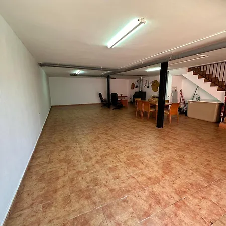 Сasa de vacaciones De Tres Plantas Linares (Jaen)
