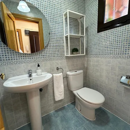 Holiday home Casa Grande De Tres Plantas Con Parking Gratis *