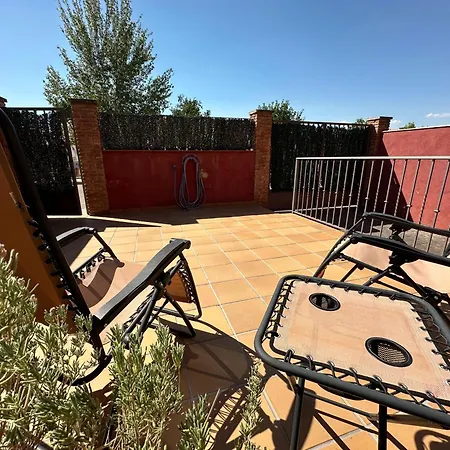 Casa Grande De Tres Plantas Con Parking Gratis Holiday home