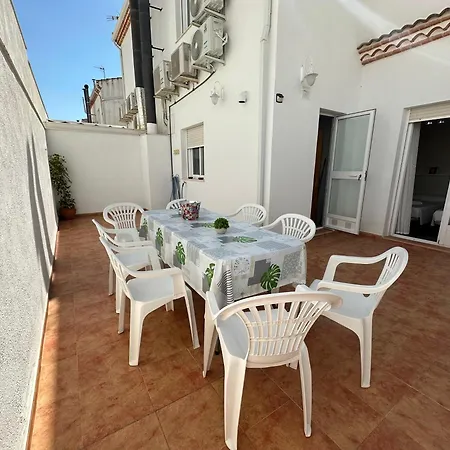 Casa Grande De Tres Plantas Con Parking Gratis Holiday home Linares (Jaen)